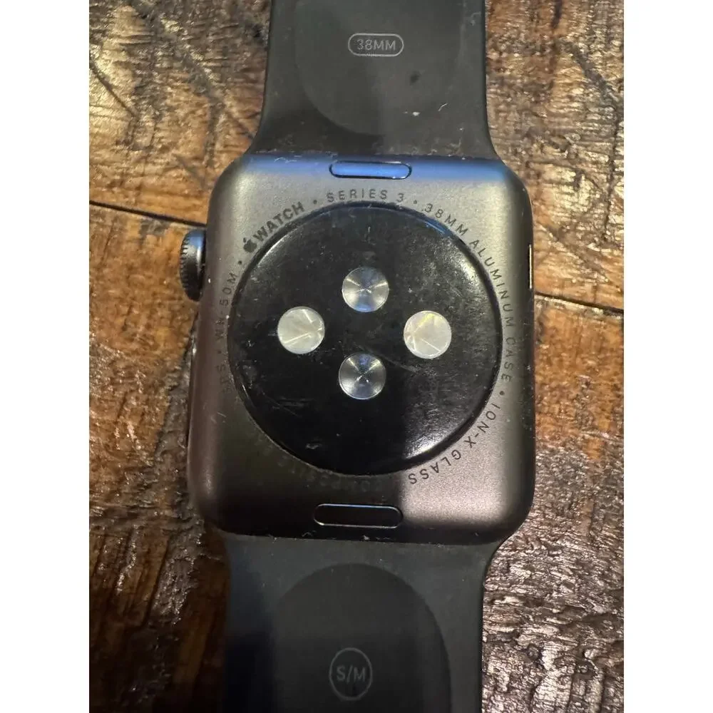 Lot of 7 Apple Watches FOR PARTS ONLY Series 1/3/4/7000 Series AS IS